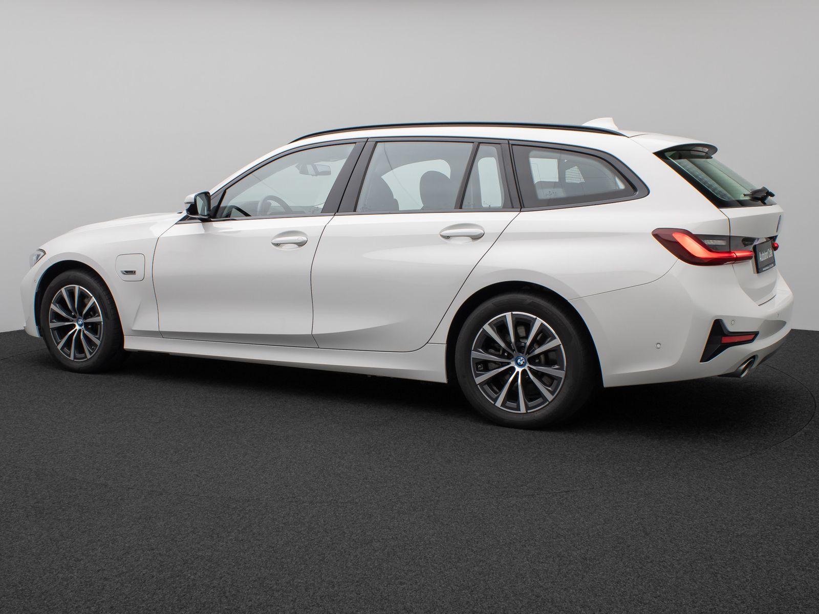Fahrzeugabbildung BMW 320e Sport Line 360° Laser DAB H/K Komfort Alarm