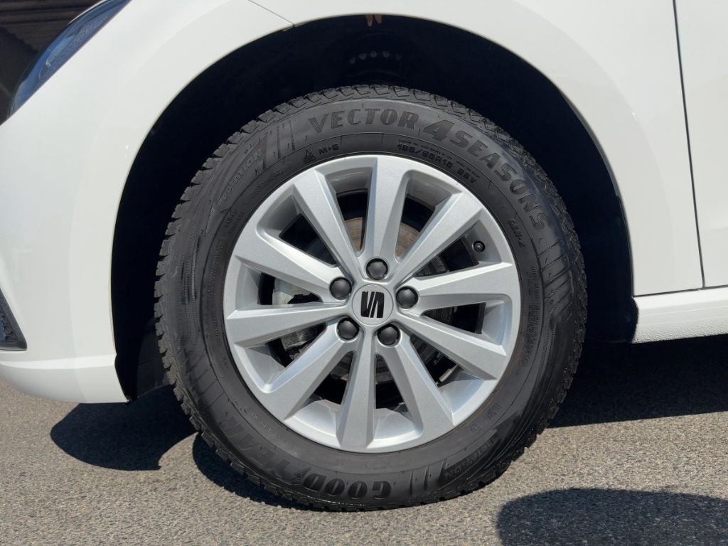 Fahrzeugabbildung SEAT Ibiza Road Edition  KLIMA  ALLWETTER