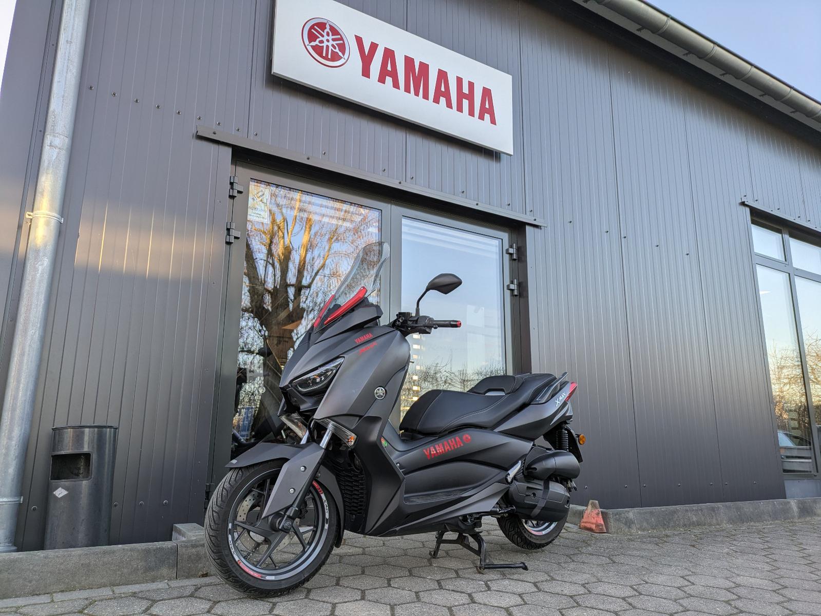 Yamaha X-MAX 125