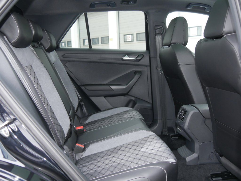 Fahrzeugabbildung Volkswagen T-Roc R-Line 1.5 TSI DSG AHK App-Connect