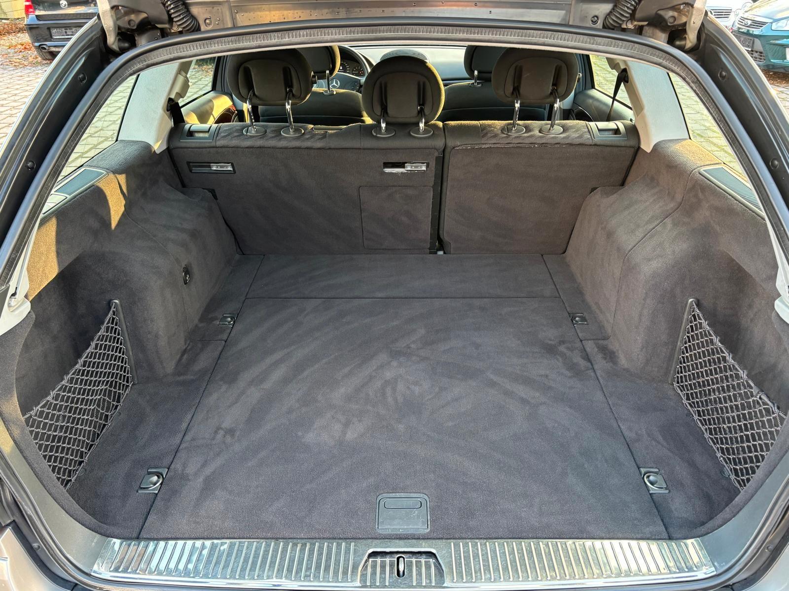 Mercedes-Benz E200 2004 — photo 21