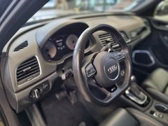 Fahrzeugabbildung Audi RS Q3 2.5 TFSI QUATTRO LEDER NAVI XENON BOSE PDC