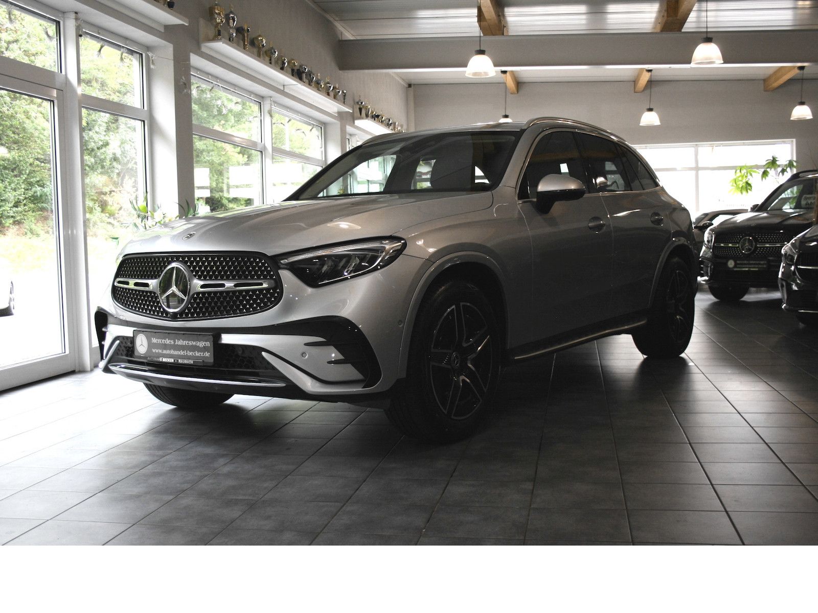 Fahrzeugabbildung Mercedes-Benz GLC 220 d 4M AMG *Distronic*AHK*Leder*Trittbrett