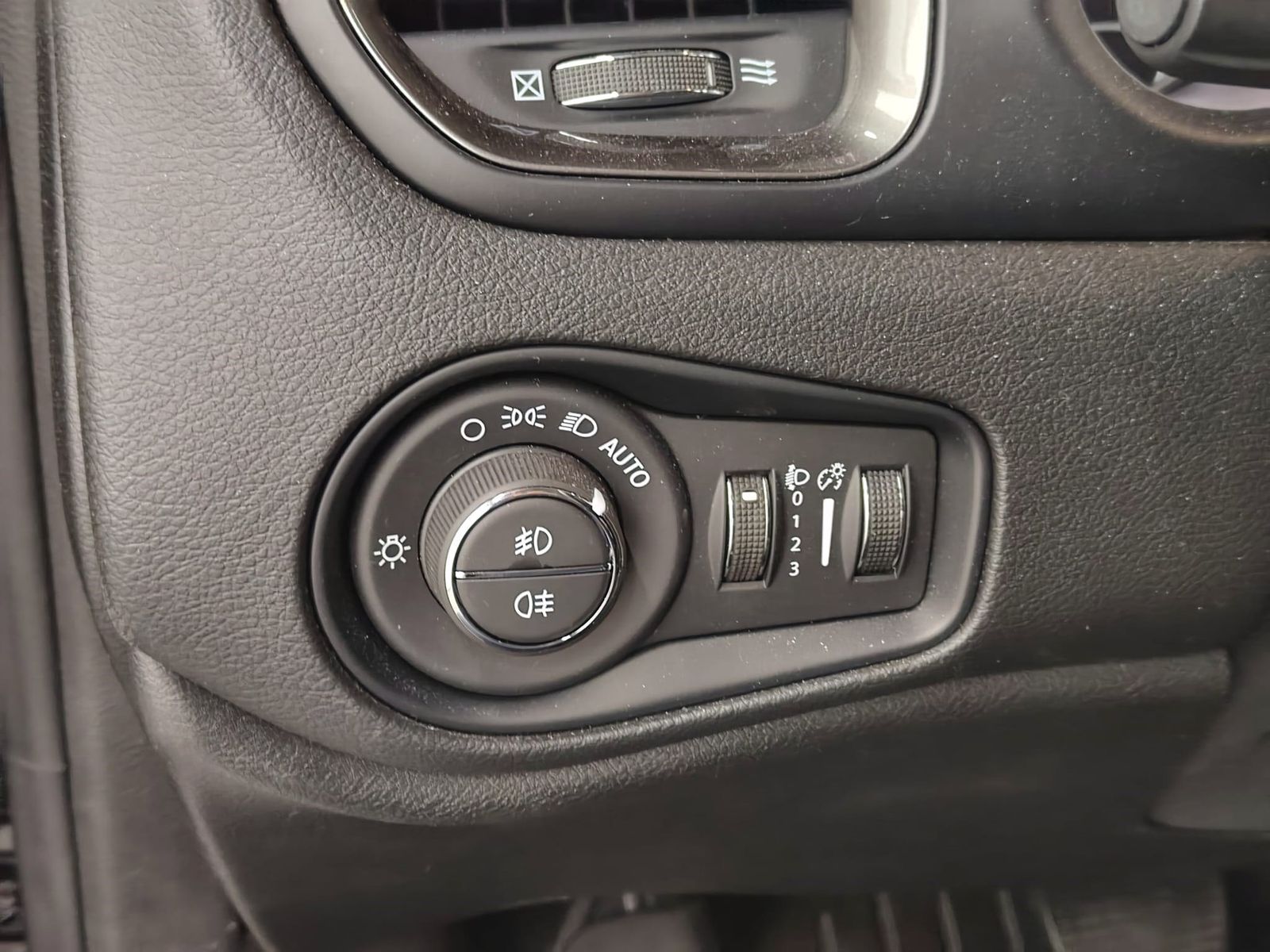 JEEP Renegade 1.5 MultiAir MHEV Altitude Automatik – Bild 36