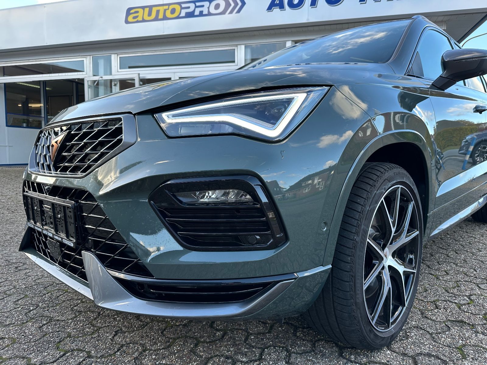 Fahrzeugabbildung CUPRA Ateca 2.0 TSI VZ 4Drive Pano/Navi/ACC/DCC/360°