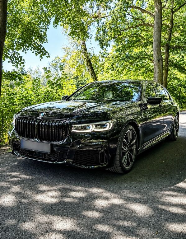Image of BMW 760