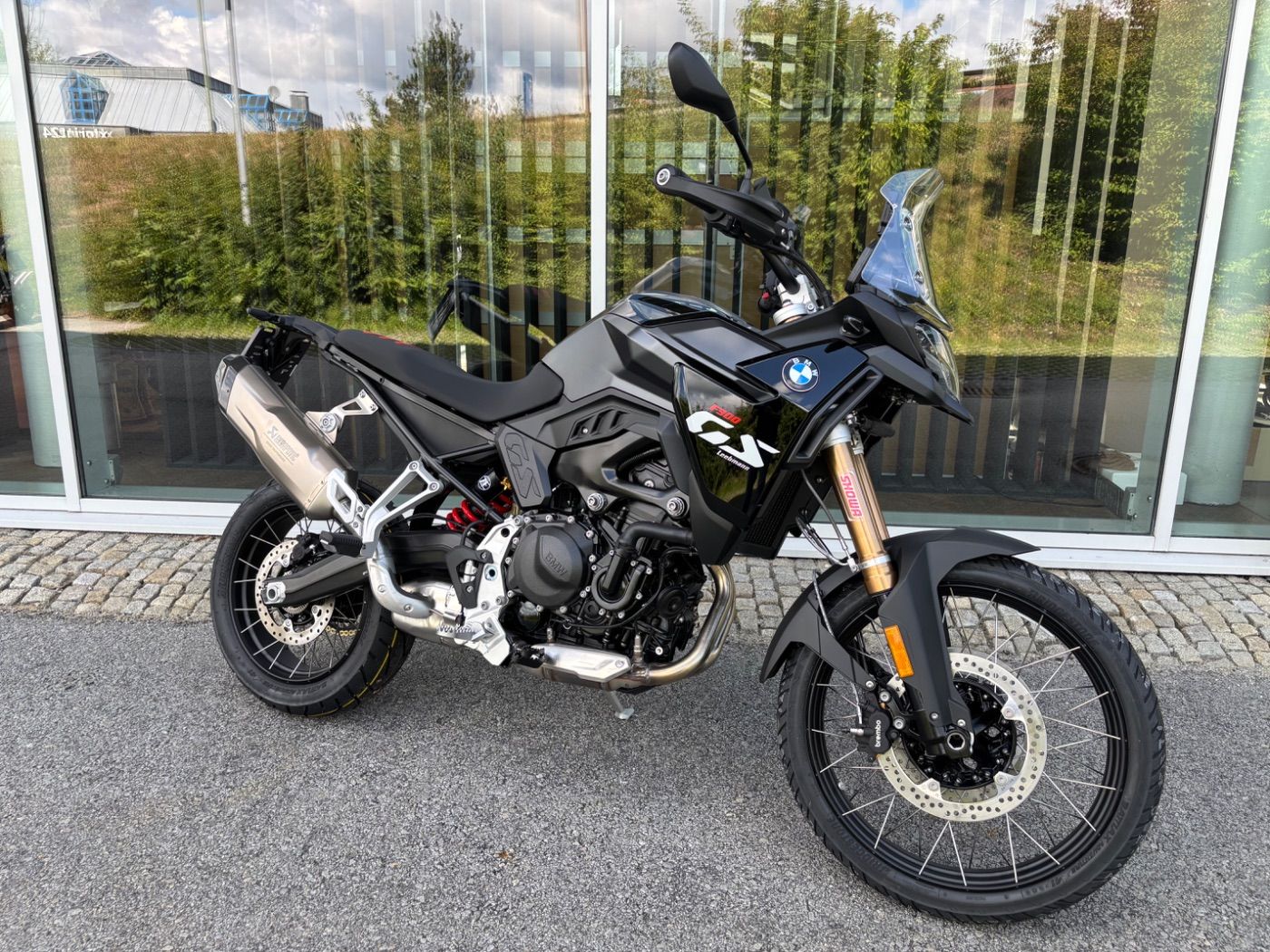 Fahrzeugabbildung BMW F 900 GS Dynamik Enduro-Paket Pro