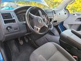 Volkswagen T5 Caravelle langer Radstand, 7 Sitzer, blau - Volkswagen T5: Langer Radstand
