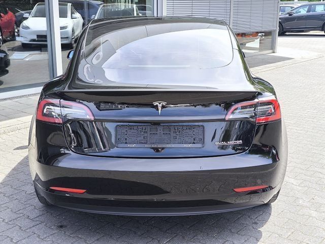 Fahrzeugabbildung Tesla Model 3 PERFORM AWD PANO+NAVI+STDHZ+LED+SHZ+KAM+