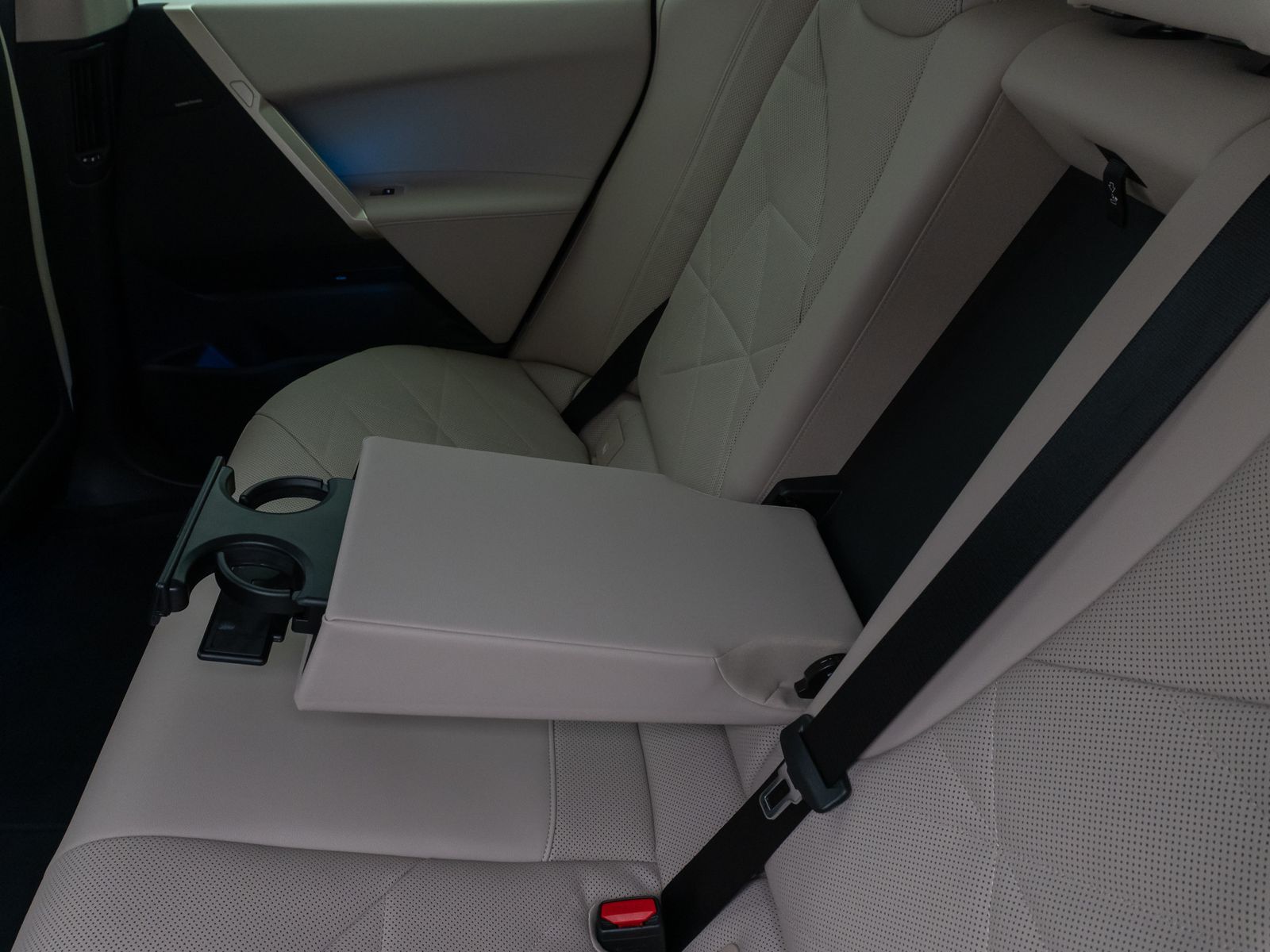 Fahrzeugabbildung BMW iX xD40 Laser 360° H/K DAB SoftCl ACC AHK 21Zoll