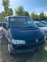 Volkswagen T4 Caravelle 2,5-l-Diesel TDI 75kW Standard - gebrauchte Volkswagen T4 Caravelle aus dem Jahr 2000