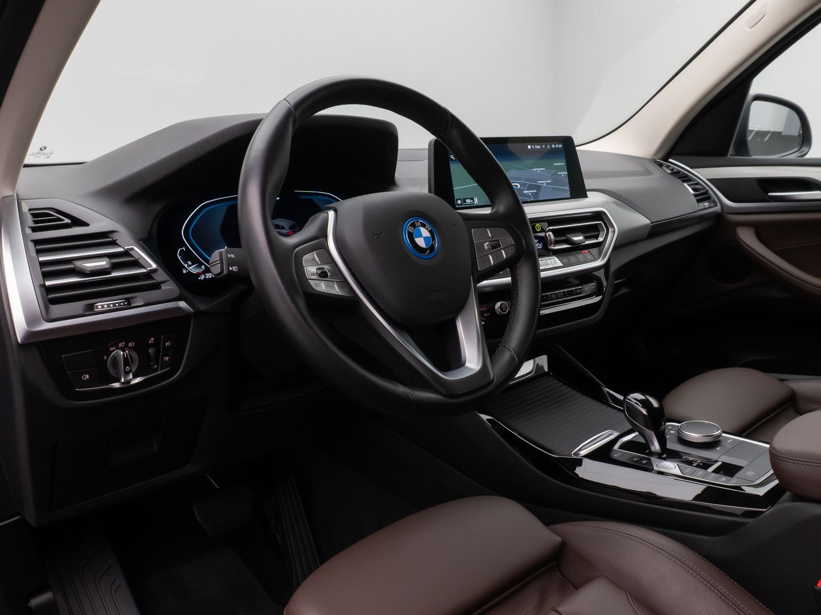 Fahrzeugabbildung BMW X3 xD30e Kamera HUD DAB AHK Sport Komfort Leder