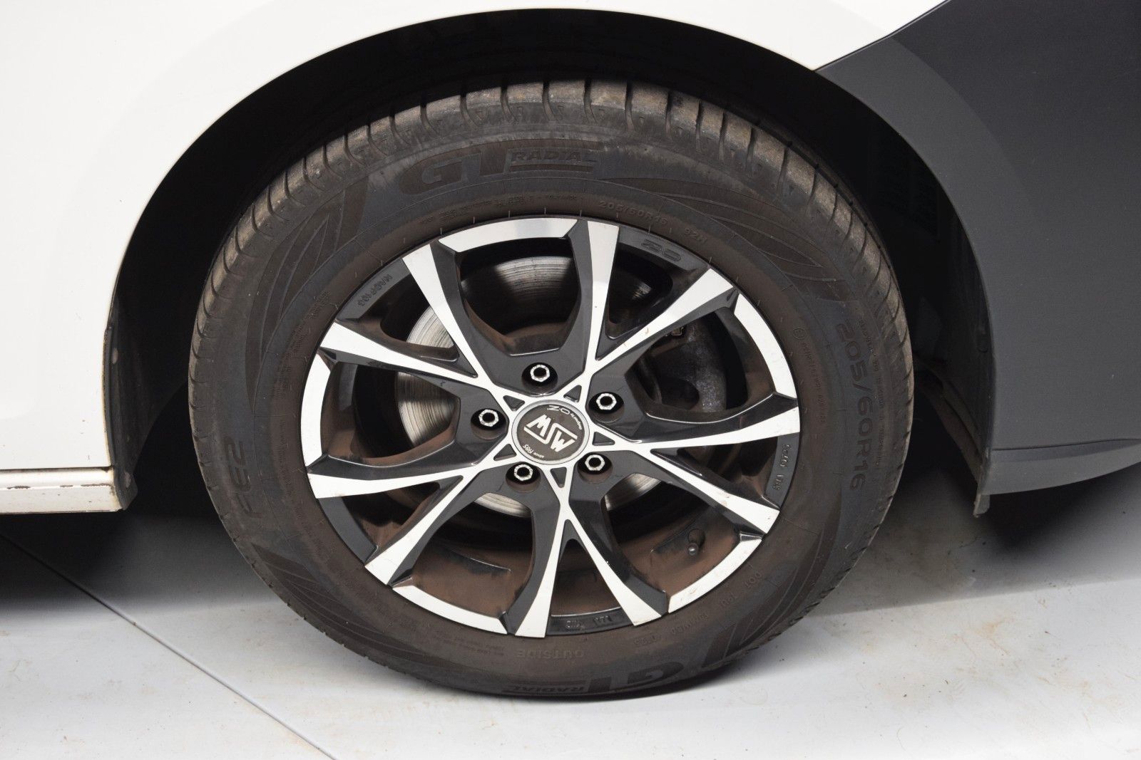 Fahrzeugabbildung Volkswagen Caddy Cargo Basis Kasten Klima PDC 1. Hand