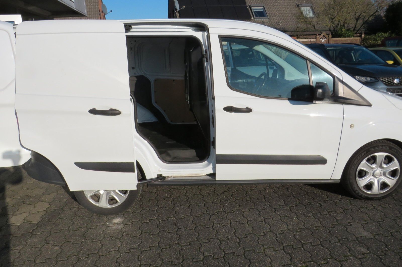 Fahrzeugabbildung Ford Transit Courier KASTEN KLIMA FLÜGEL 1.HD