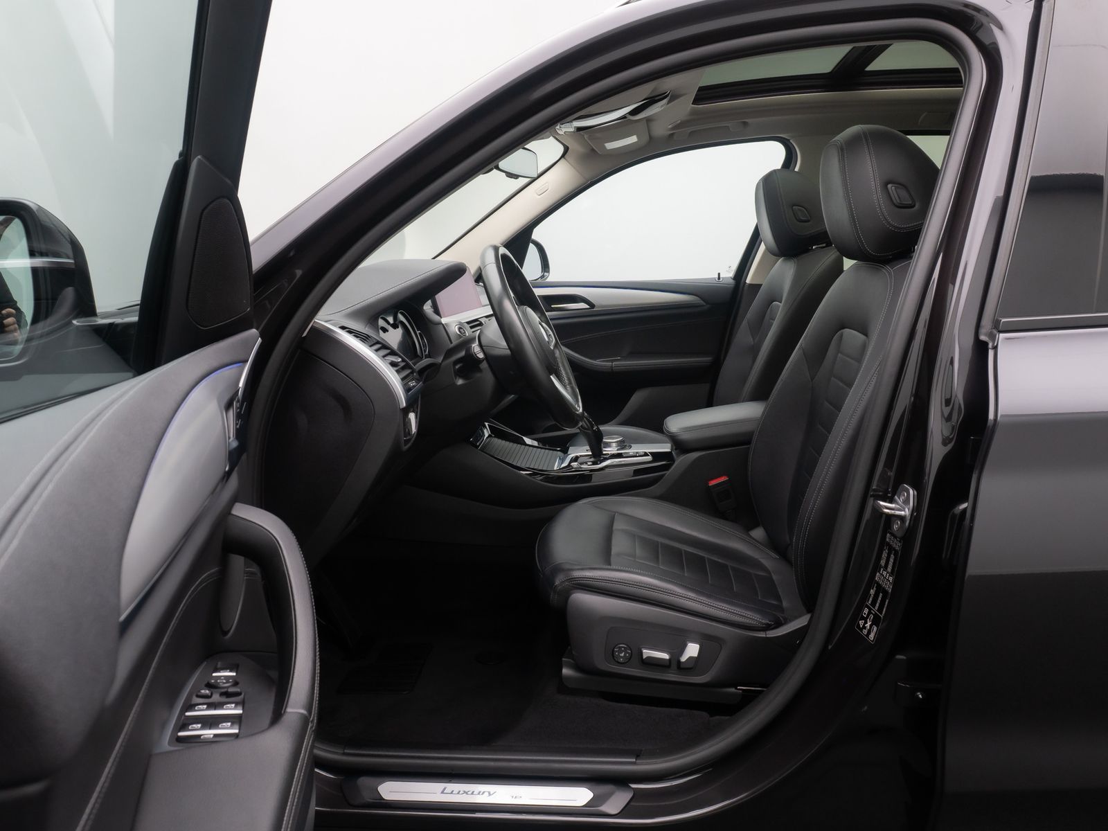 Fahrzeugabbildung BMW X3 xD30i Luxury Line AHK Panorama HUD DAB 21Zoll