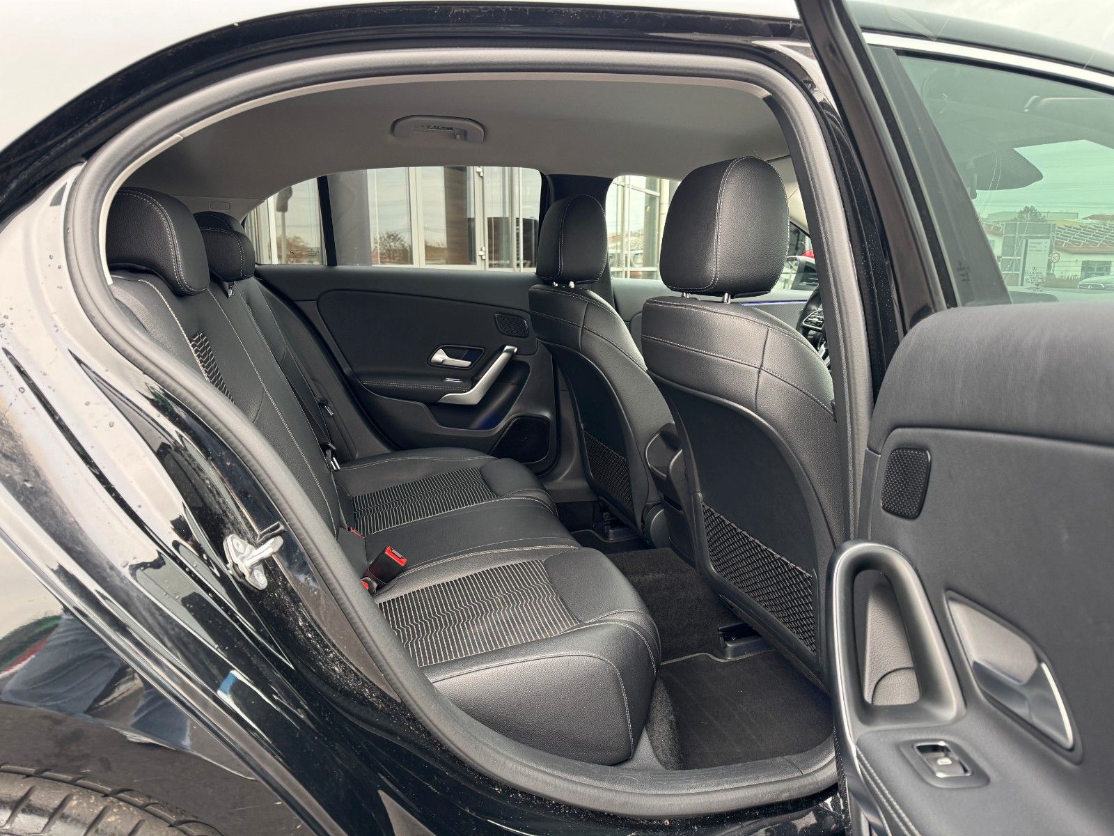 Fahrzeugabbildung Mercedes-Benz A 180 Progressive MBUX+LED+Ambiente+Carplay