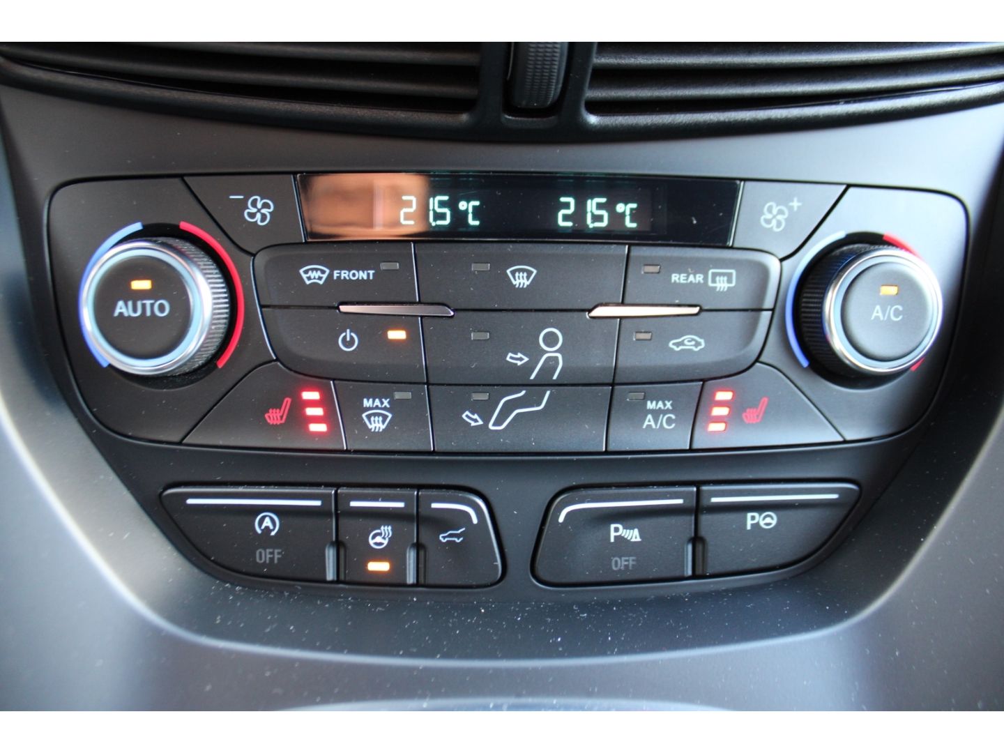 Fahrzeugabbildung Ford Kuga 1,5 EcoBoost ST-Line Bi Xenon GRA RFK AHK P