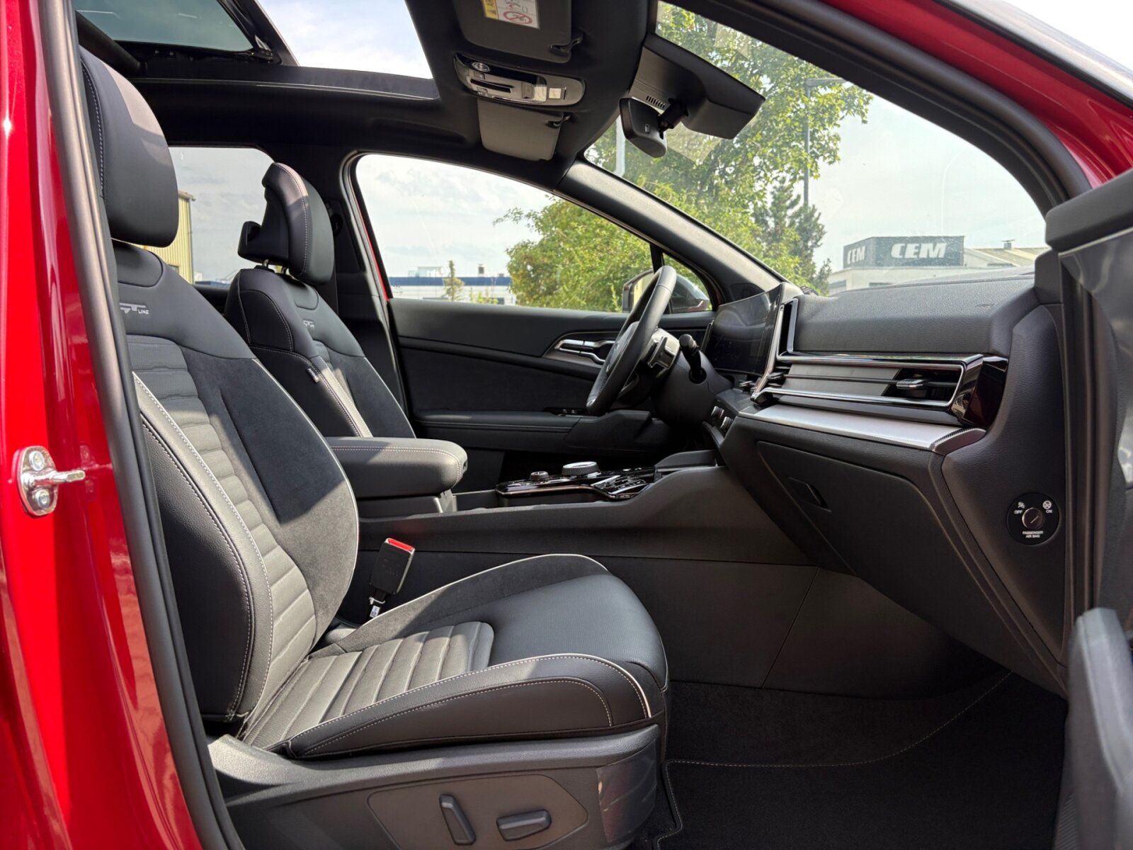 Fahrzeugabbildung Kia SPORTAGE 1.6T HEV AWD GT-Line SD GD DRI SOUN AKT