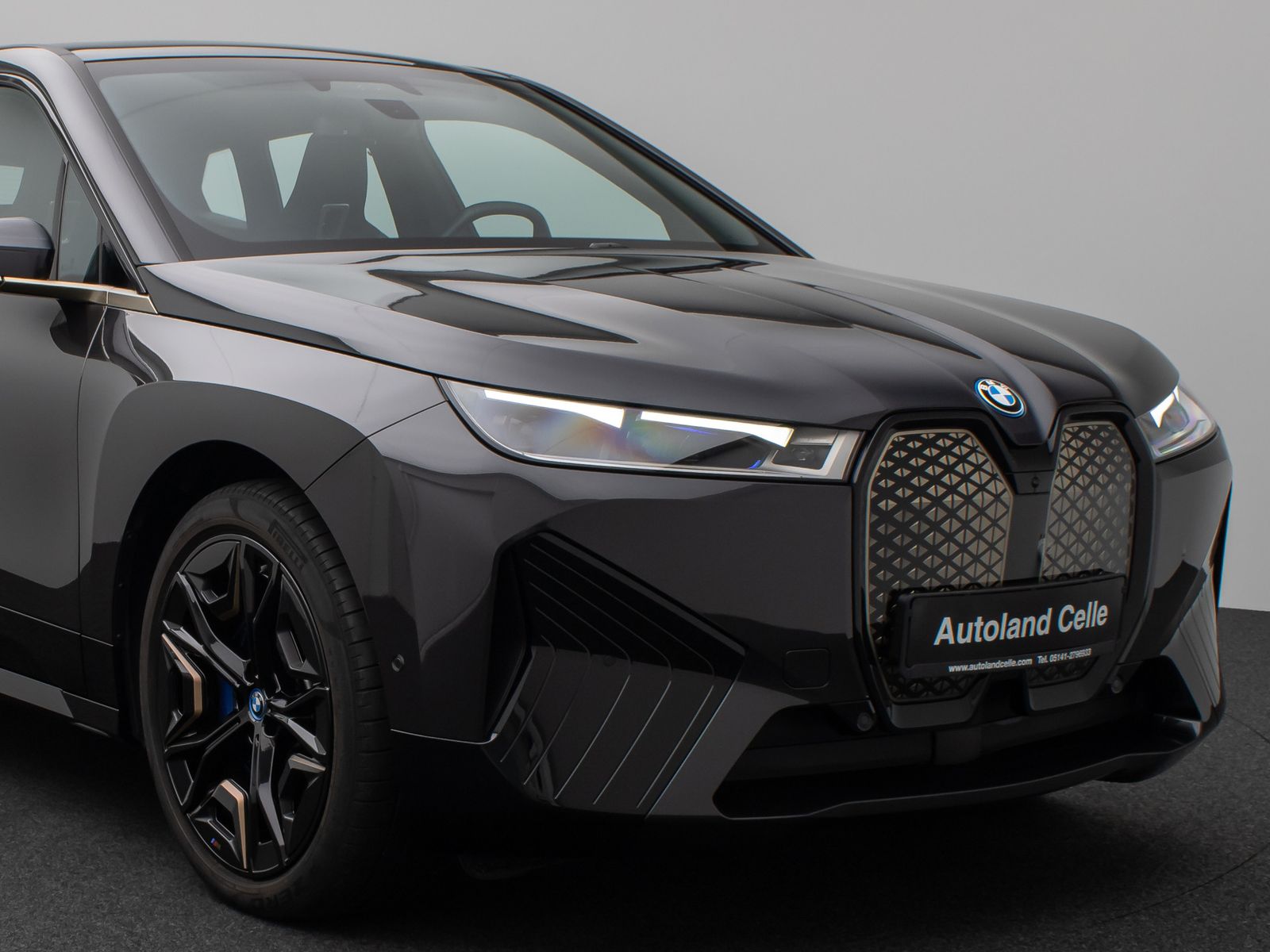 Fahrzeugabbildung BMW iX xD50 Panorama 360°Laser DAB H/K AHK Sport 22"