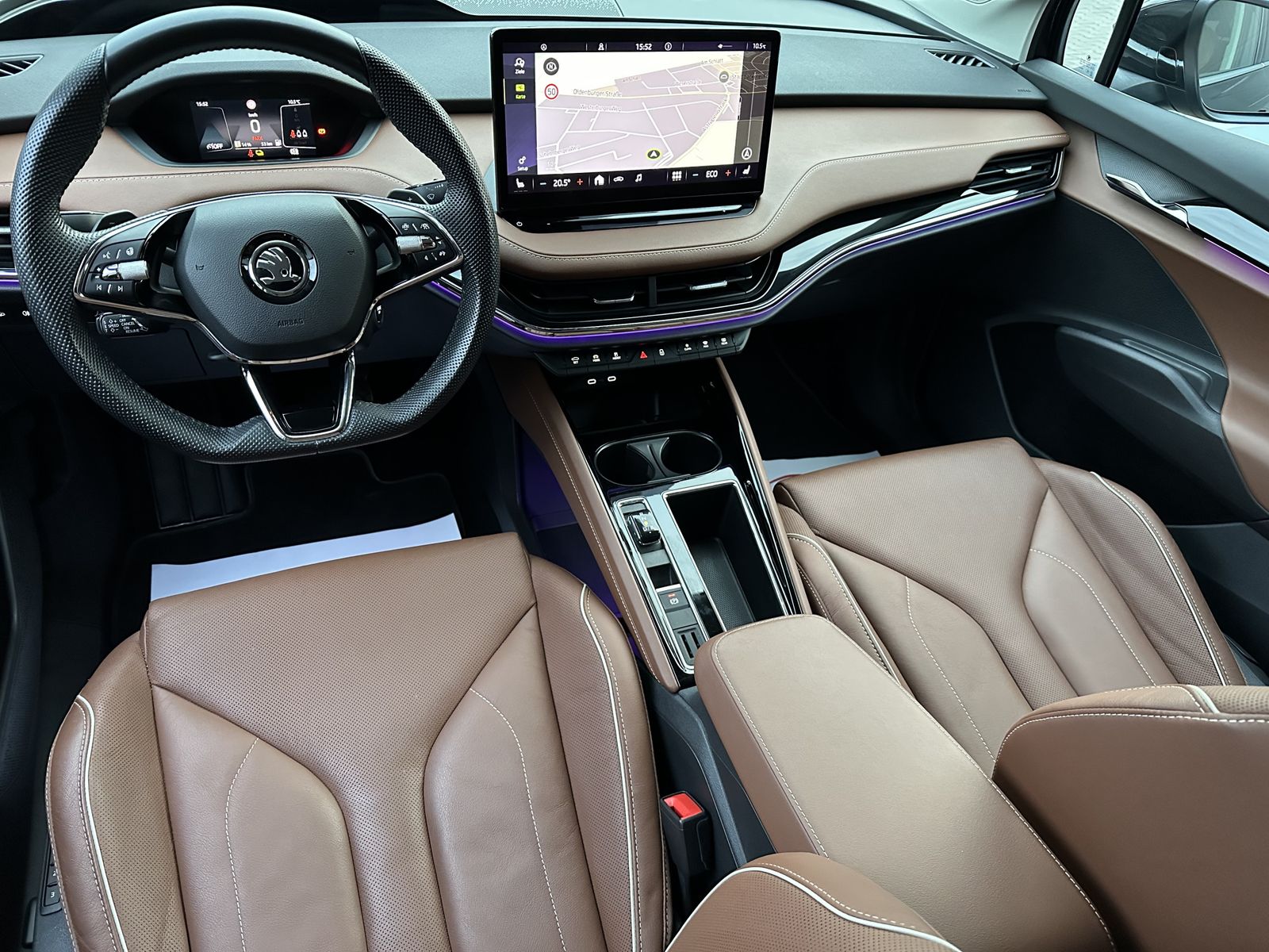 Fahrzeugabbildung SKODA Enyaq  iV 80 Sport Plus NAV+LED+KAM+VC+20ZO+1HD