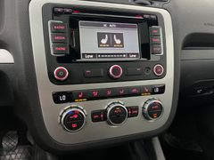 VW Eos 2.0 TDI / NUR 105.tKM / CABRIO / PANO / VW Eos 2.0 TDI / NUR 105.tKM / CABRIO / PANO /