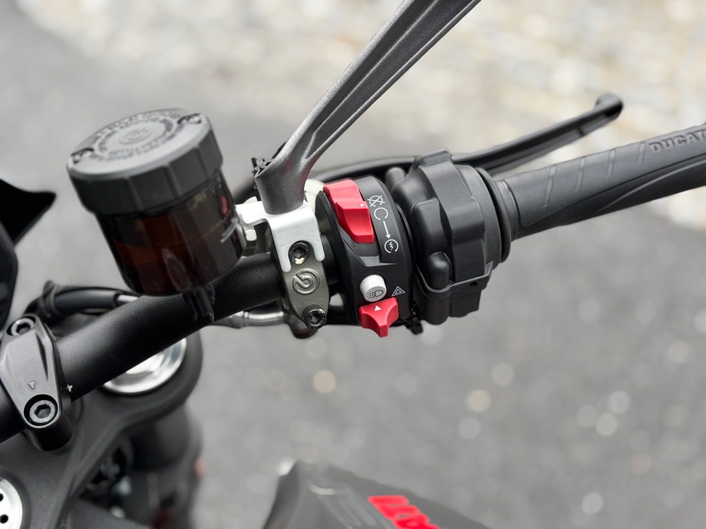 Fahrzeugabbildung Ducati Monster 950+