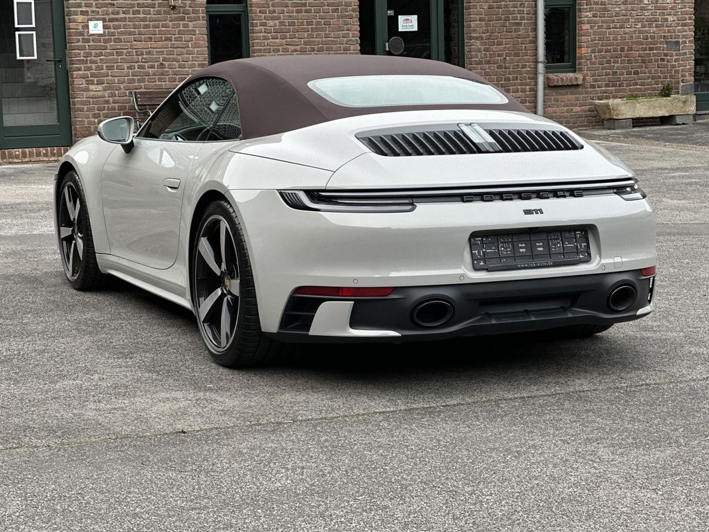 Porsche 992