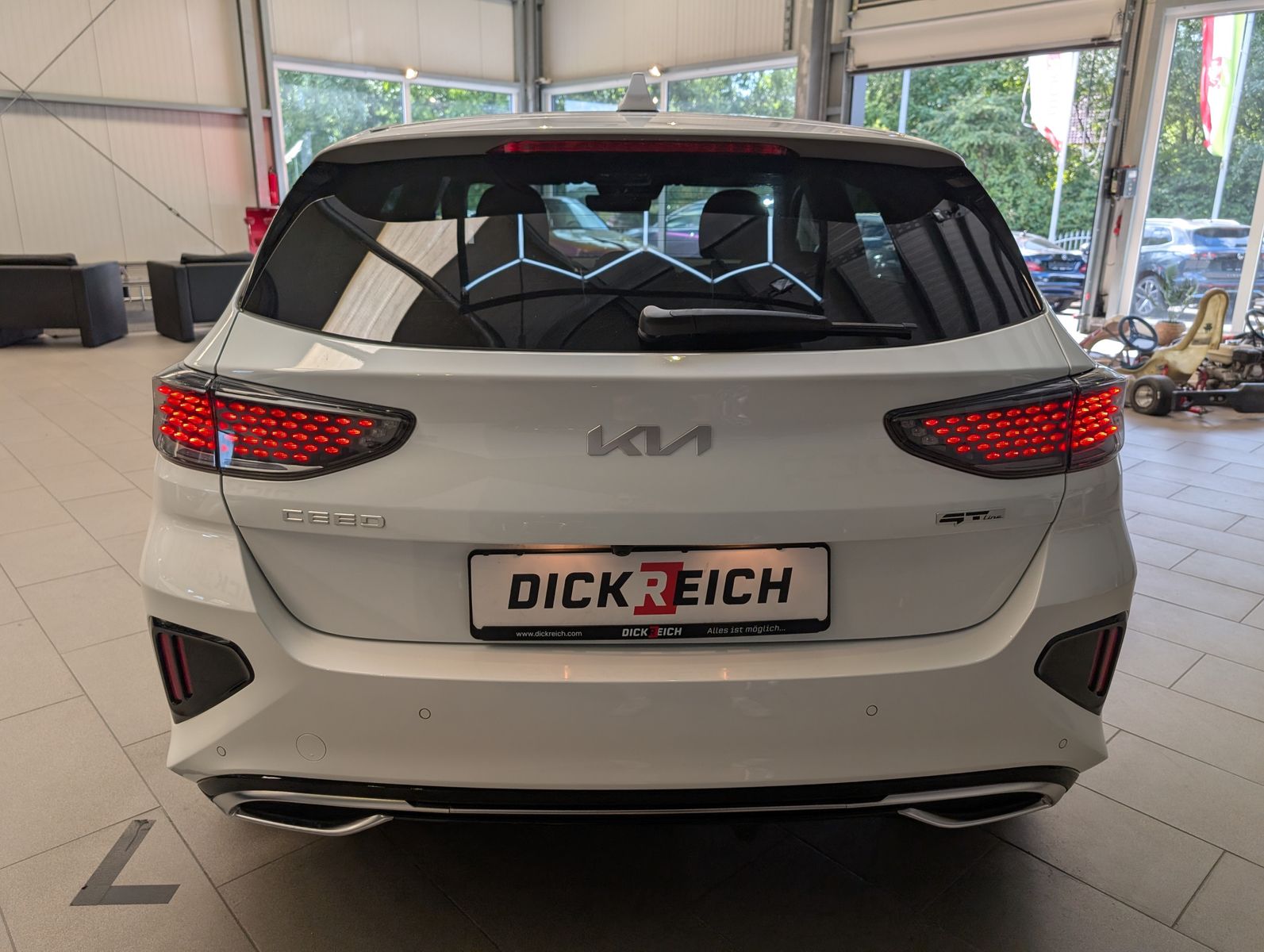 Fahrzeugabbildung Kia cee'd / Ceed GT Line LED JBL ACC KAM 7-JAHRE GAR
