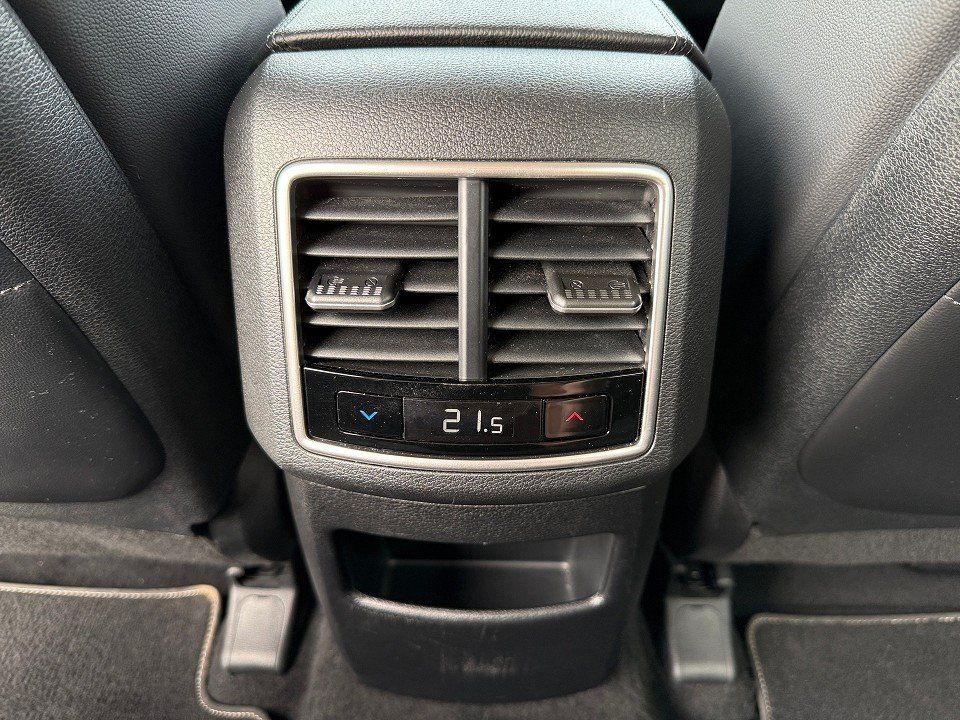 Fahrzeugabbildung Kia SPORTAGE 1.6T 7DCT SPIRIT 1HD NAV+KAMERA+3Z-KLIM