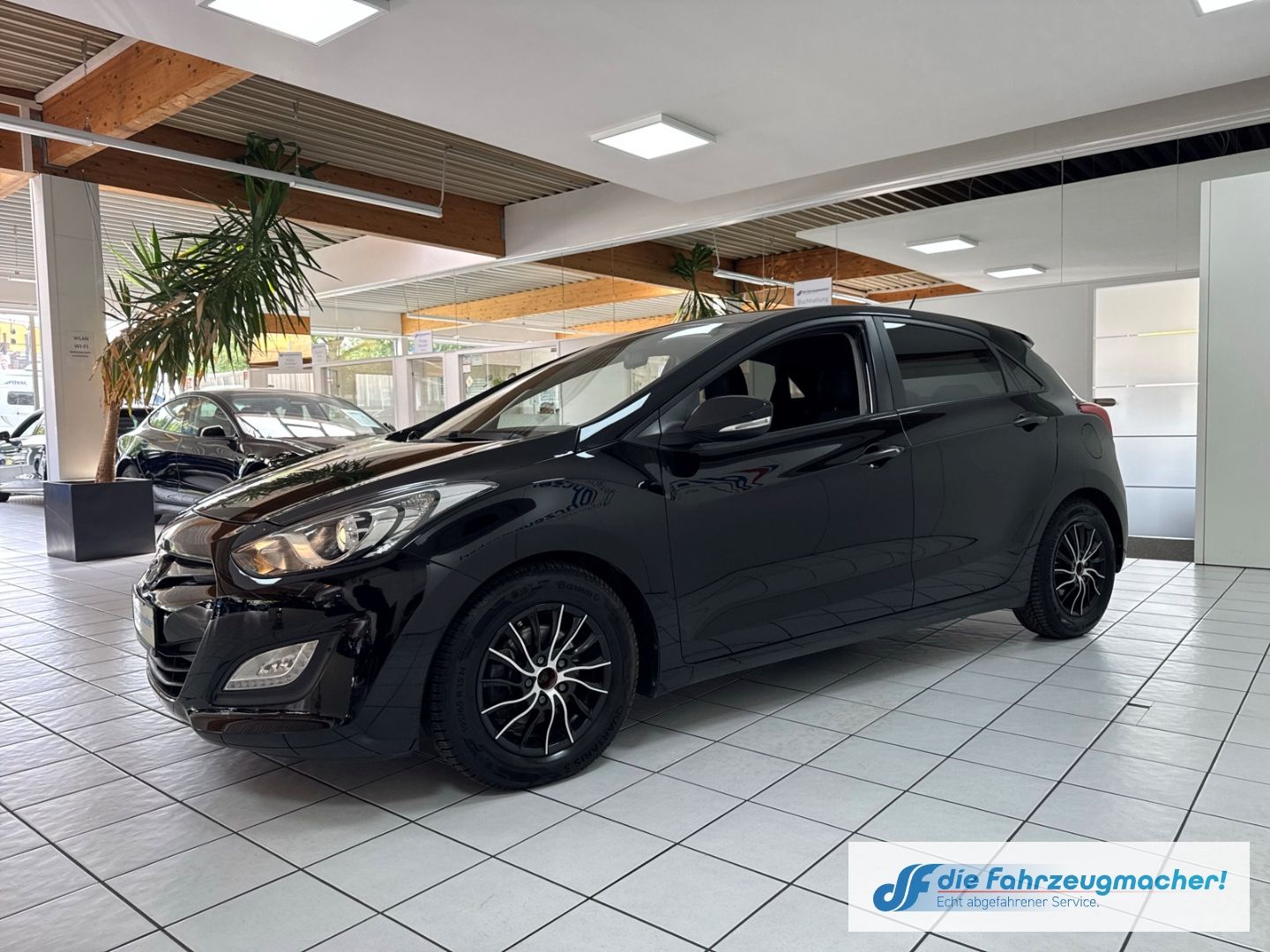 Fahrzeugabbildung Hyundai i30 Classic 1.4 CRDi DPF Alarm Berganfahrass. GA