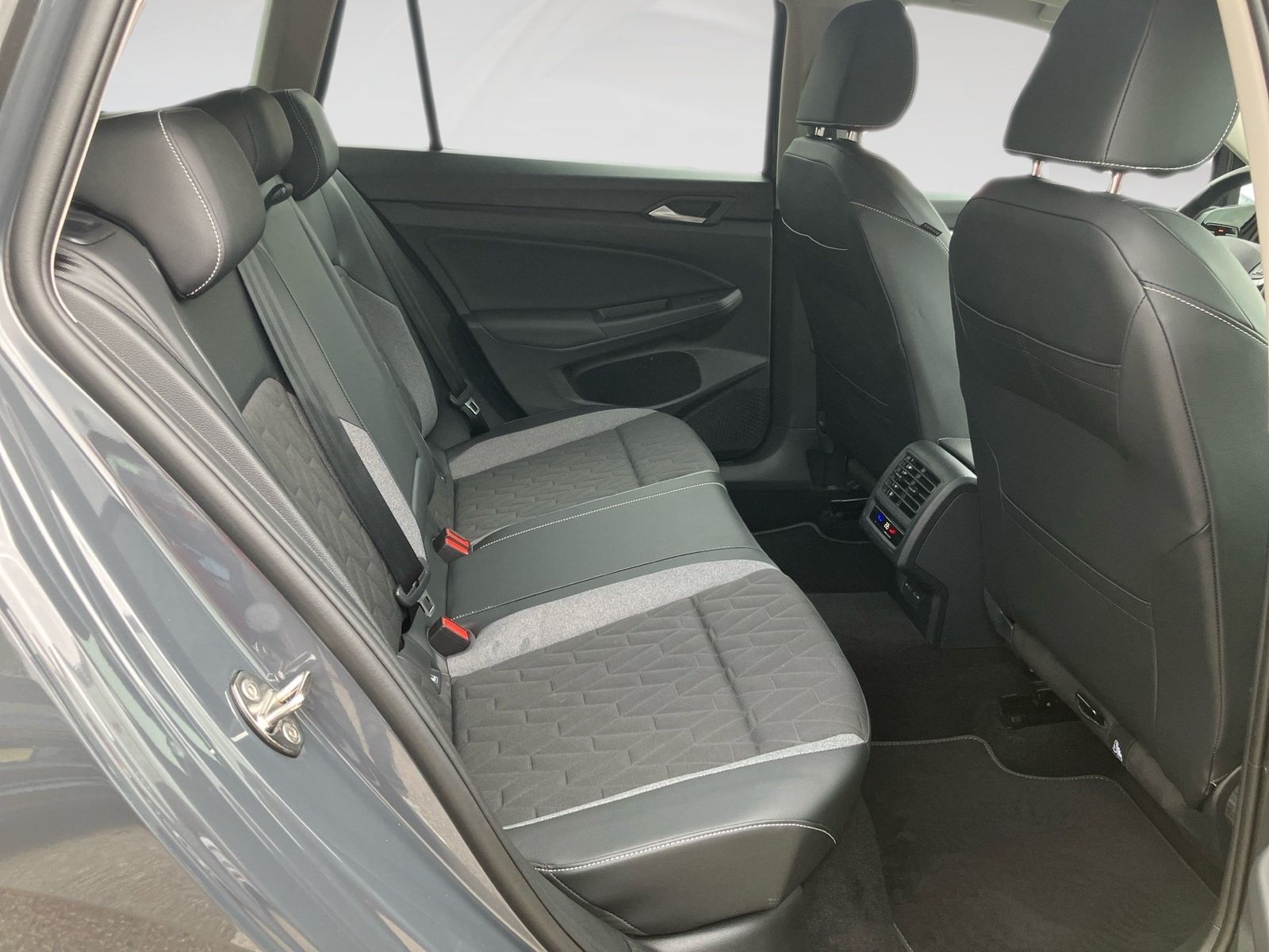 Volkswagen Golf - Bild 10