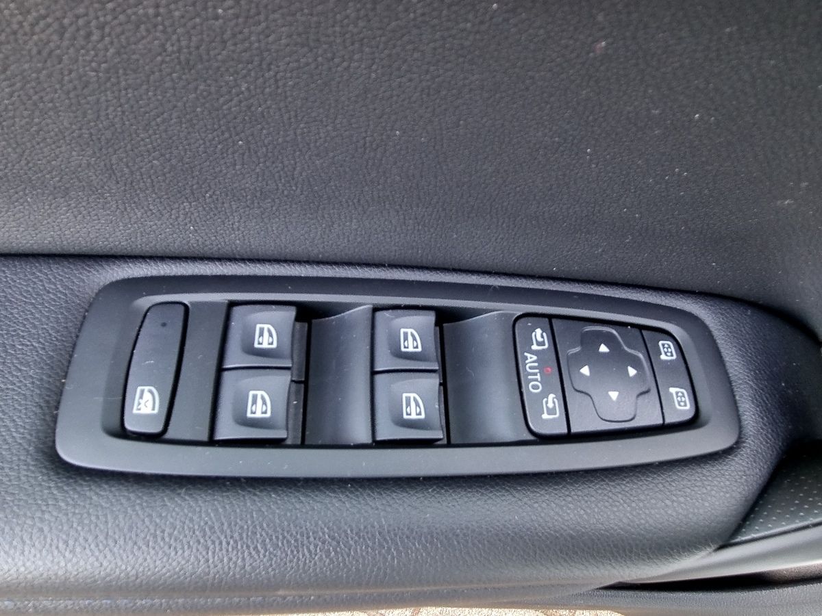 Fahrzeugabbildung Renault Megane Grandtour GT-Line TCe 140