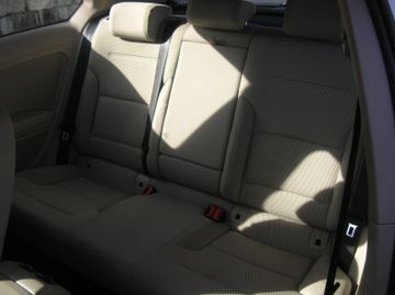Volkswagen Golf - 10