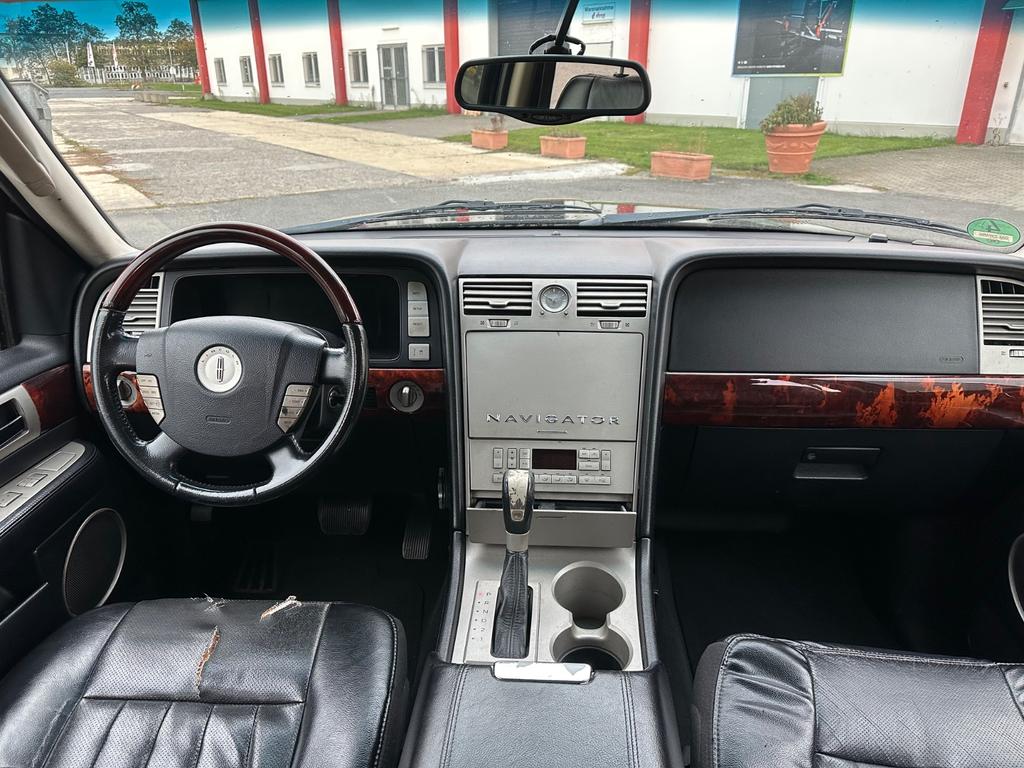 Lincoln Navigator