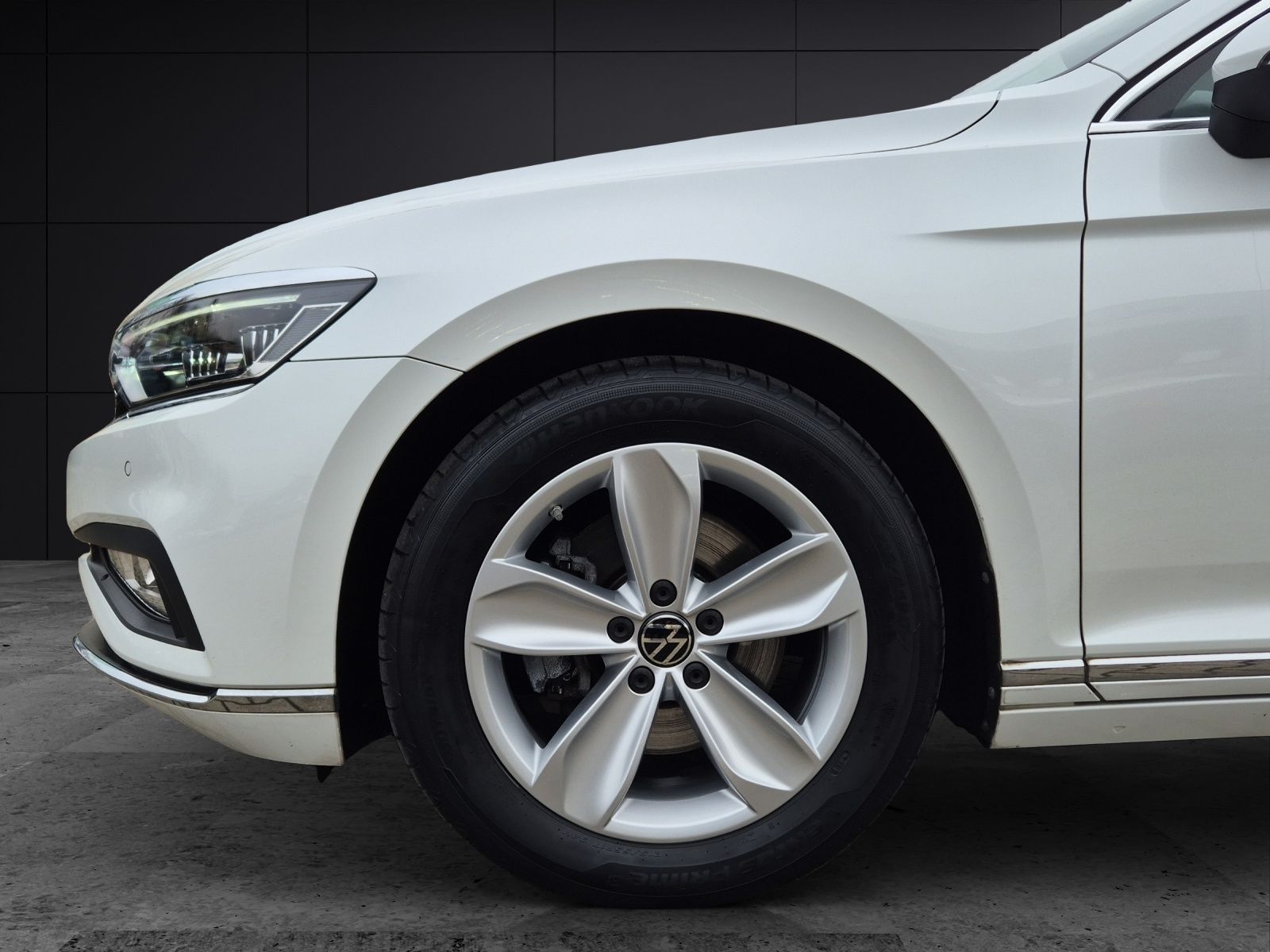 Fahrzeugabbildung Volkswagen Passat Variant TDI Elegance DSG Matrix Navi AID
