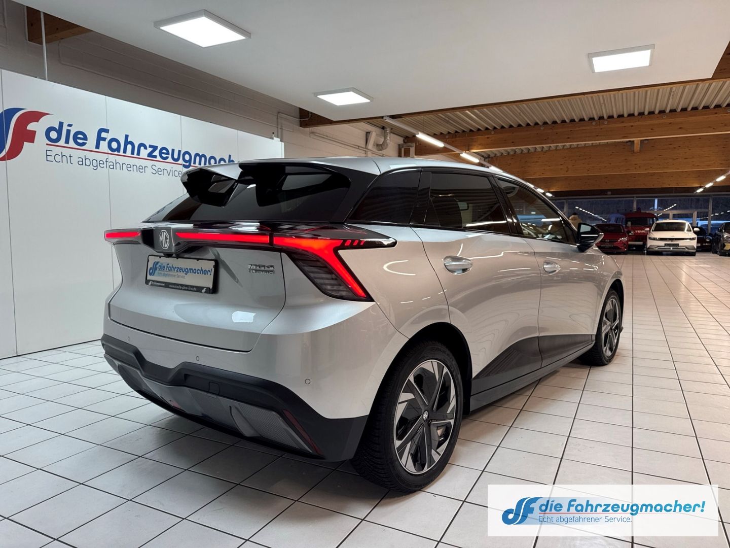 Fahrzeugabbildung MG MG4 Luxury Digitales Cockpit 360 Kamera LED ACC