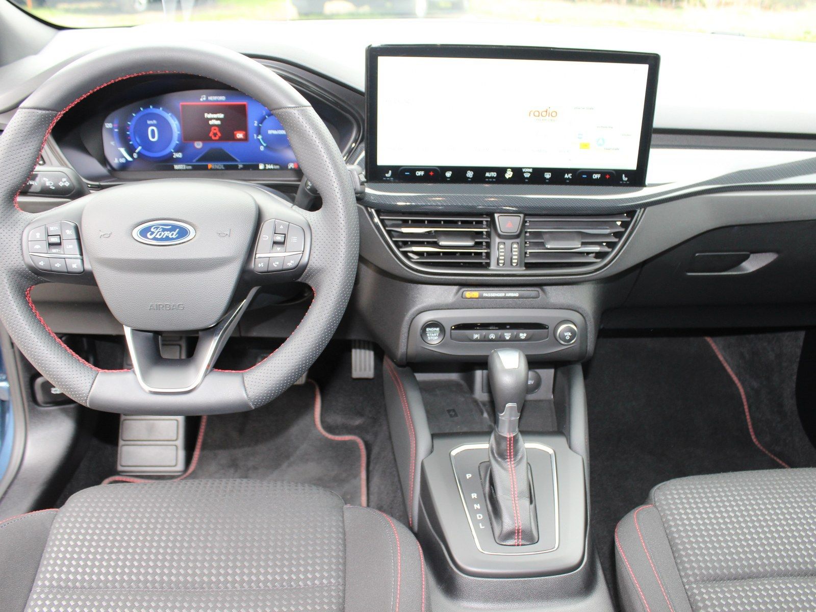 Fahrzeugabbildung Ford Focus ST-Line X 1,0 EcoBoost Mild Hybrid