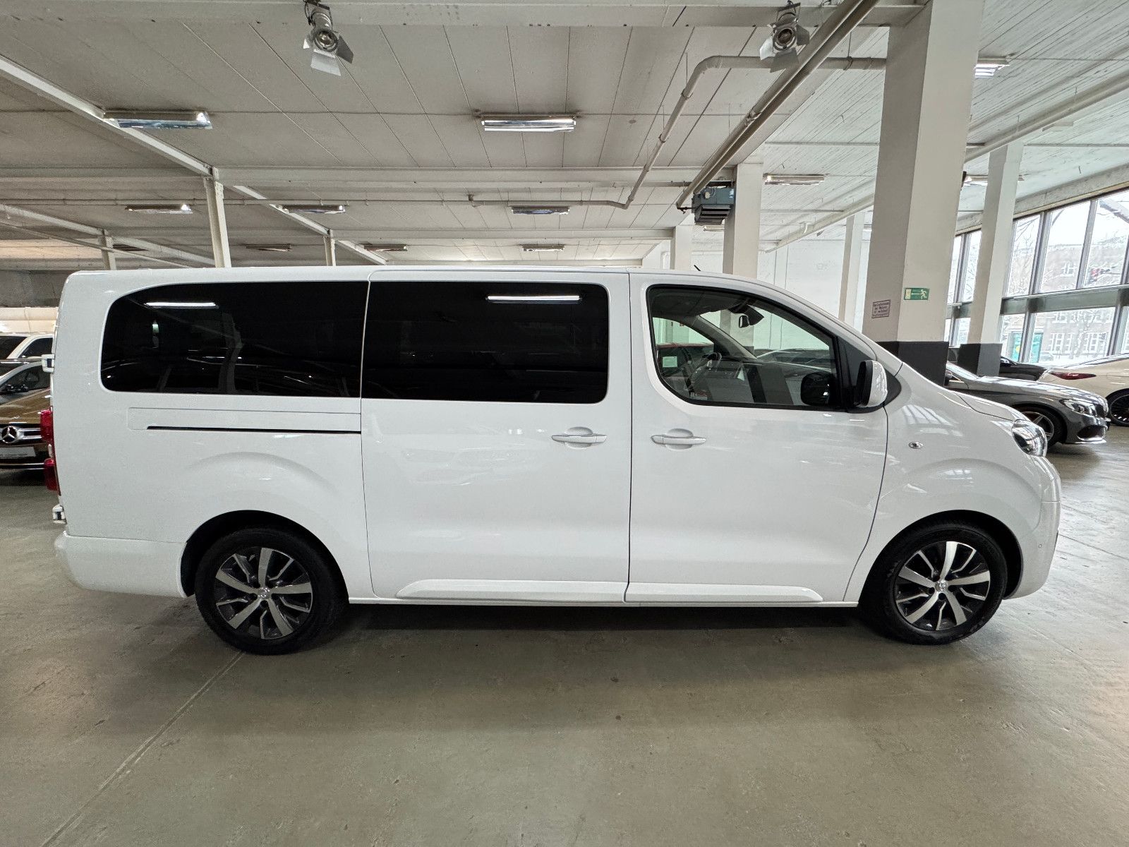 Fahrzeugabbildung Toyota Proace Verso L2 Shuttle Comfort Automatik Voll