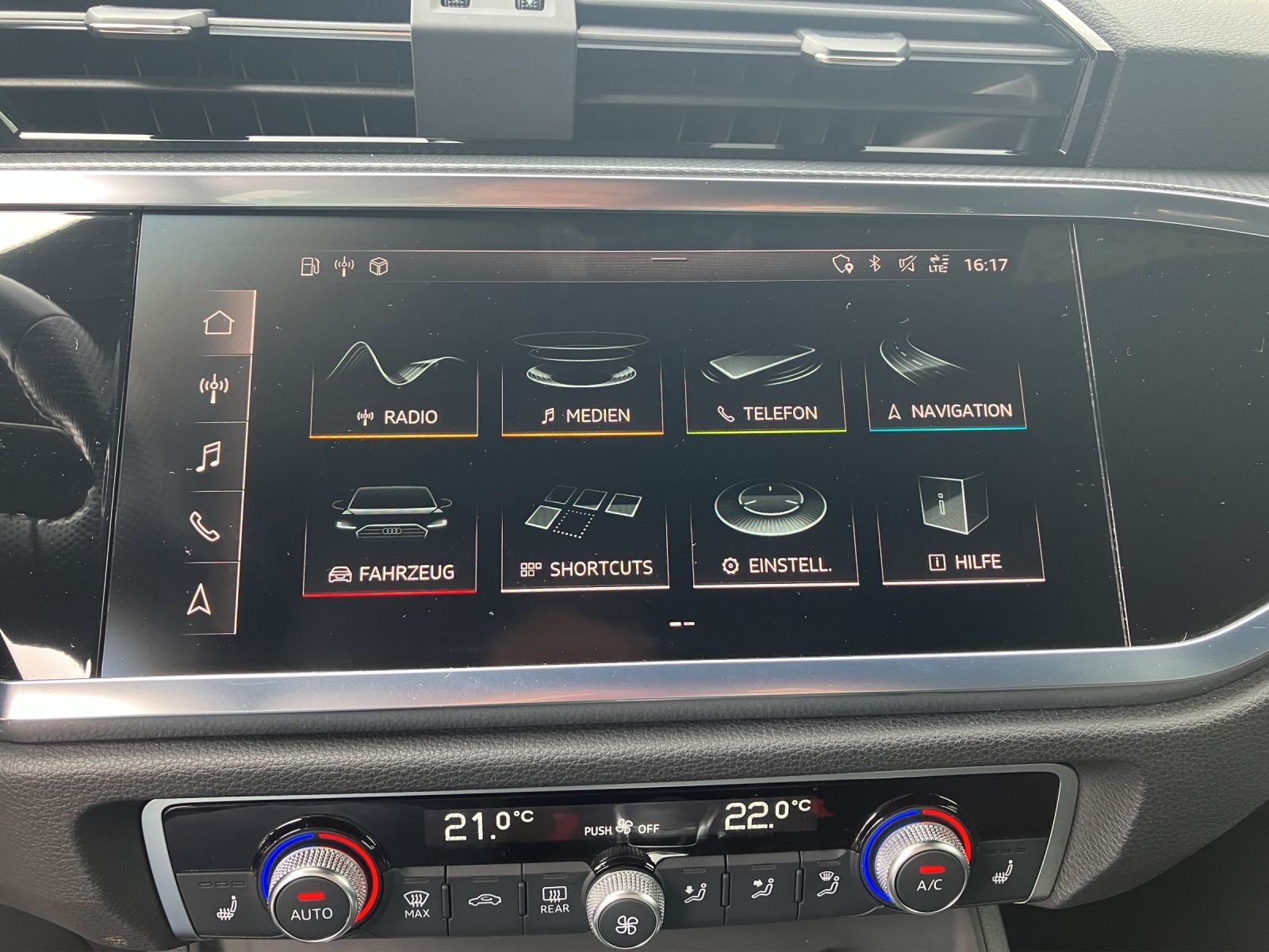 Fahrzeugabbildung Audi Q3 Sportback 45 TFSI quattro S line LED virtual
