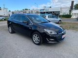 Opel Astra J Sports Tourer Exklusiv - Opel Astra: Exklusiv