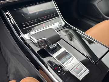 Audi A8 - 11