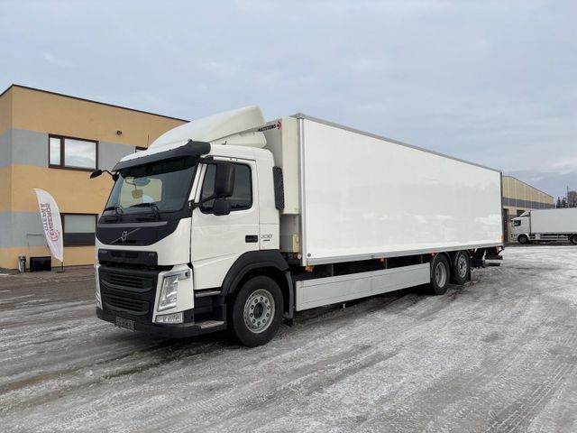 Volvo FM330 6X2*4 + HULTSTEINS + 9,6M BOX