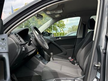 Volkswagen Tiguan - 9
