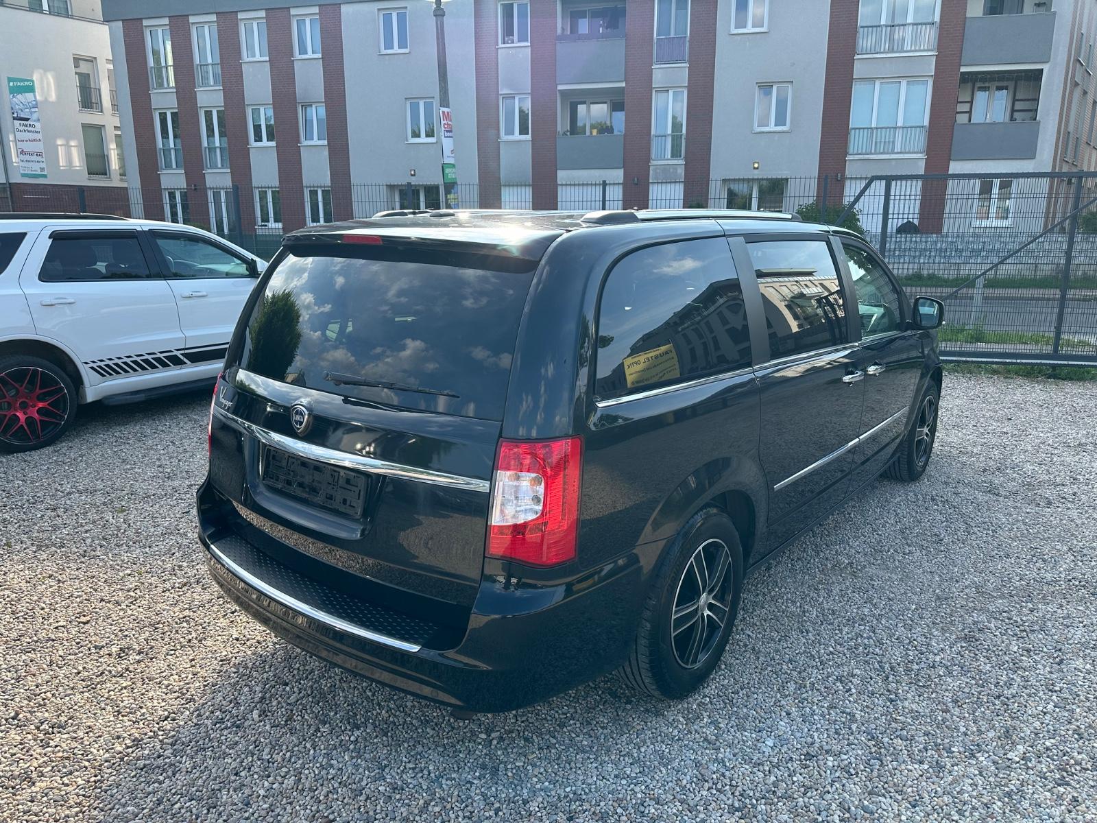 LANCIA VOYAGER 3.6 V6 283ch - PLATINUM - 7 PLACES - SIÈGES CHAUFFANTS - PORTES COULISSANTES ÉLECTRIQUES - CAMÉRA 360°