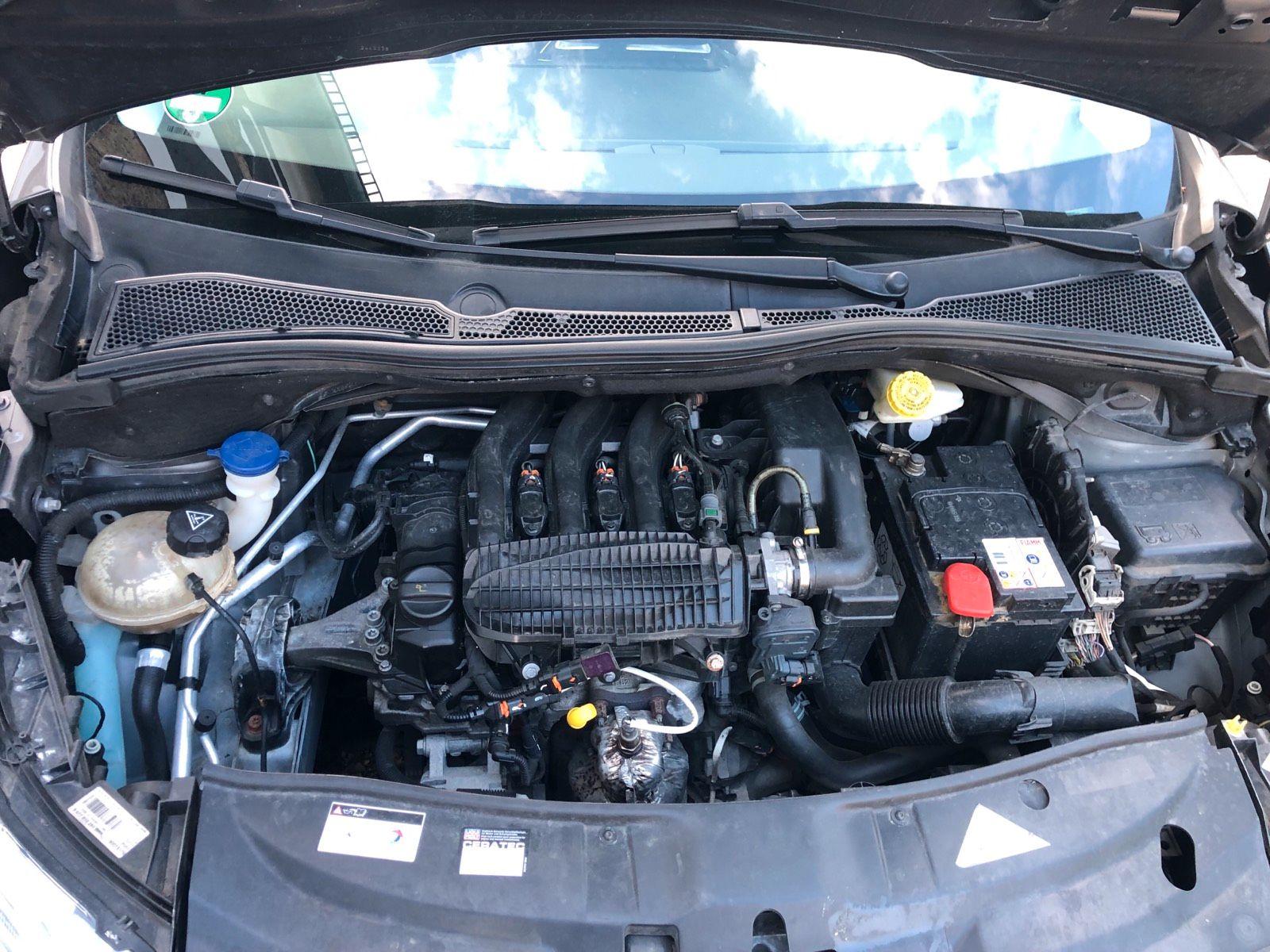 Peugeot 2008 2015 — photo 14