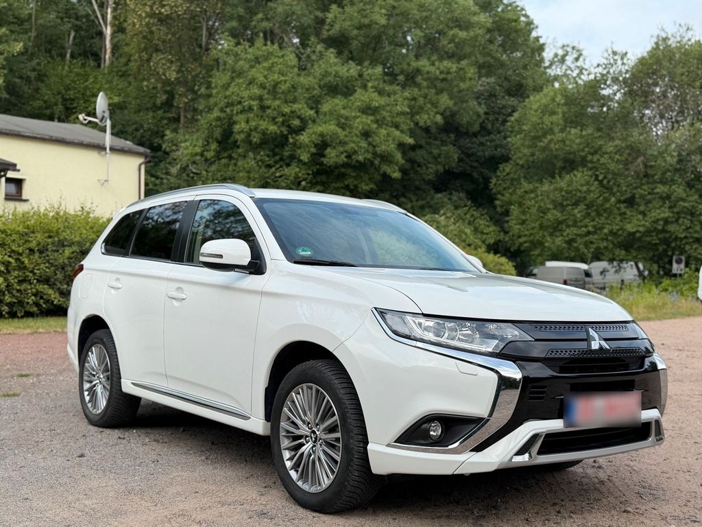 Image of Mitsubishi Outlander