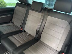 Fahrzeugabbildung Volkswagen T6.1 Transporter Multivan 4MOTION Highline-NP91