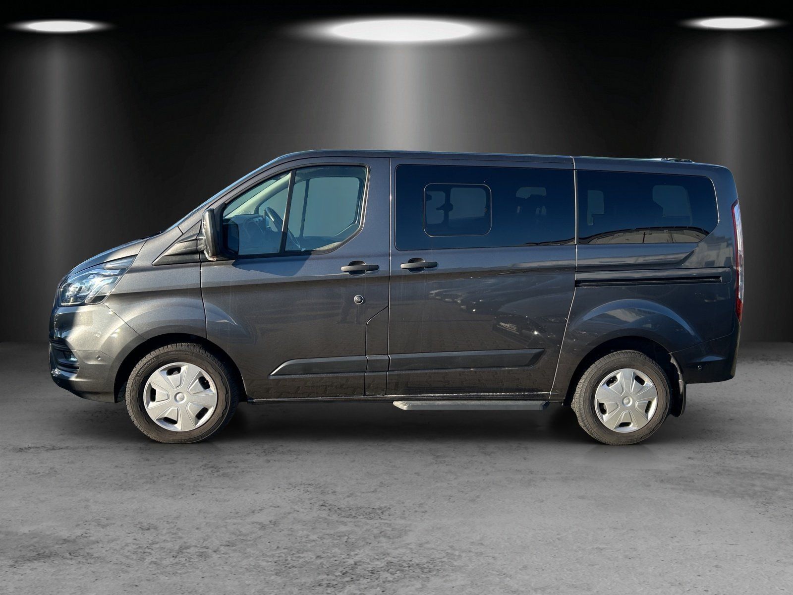 Fahrzeugabbildung Ford Transit Custom Kombi 320 L1 Trend Navi Dyn. Kurv