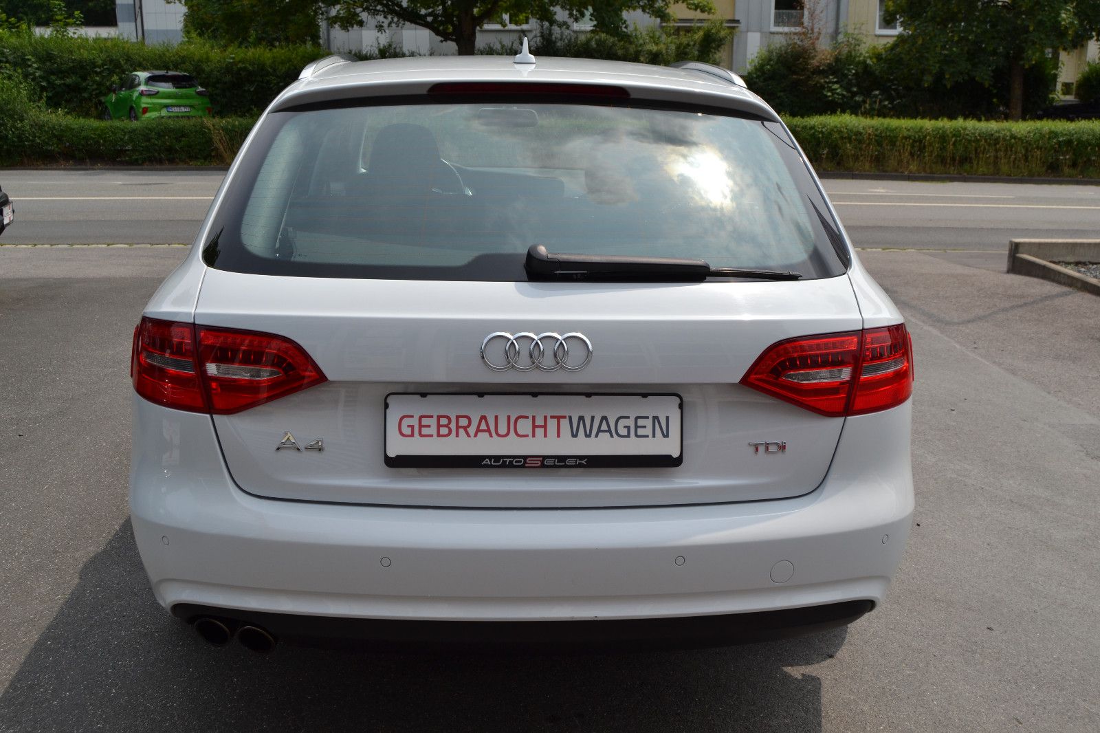 Fahrzeugabbildung Audi A4 Avant Ambiente/Navigation/Tempomat/PDC/