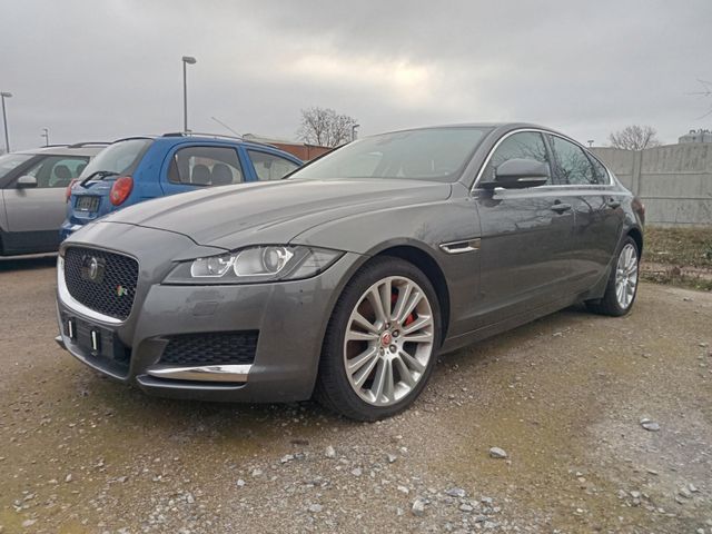 Jaguar XF Prestige (Motor Schaden)